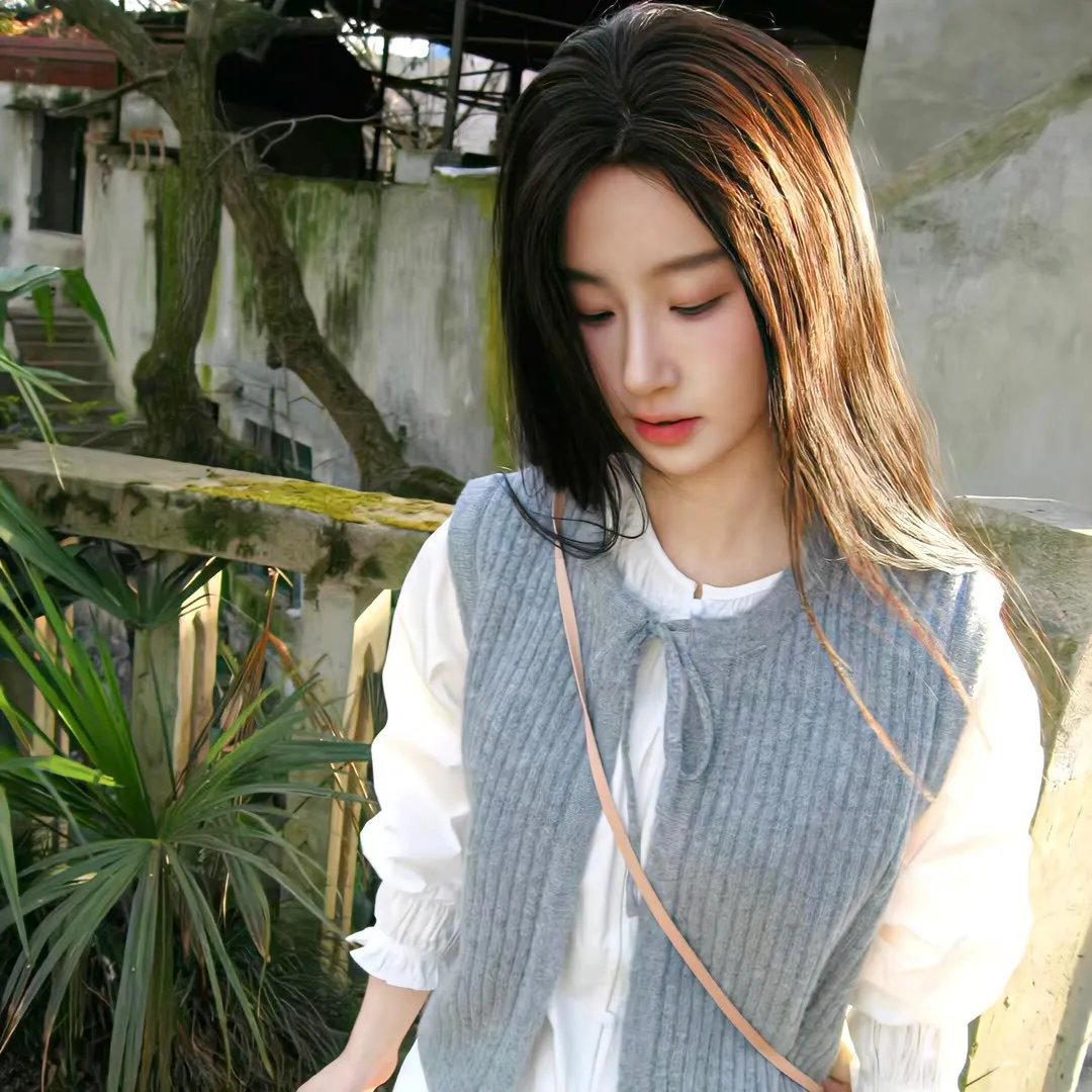 隔壁墓园的男孩